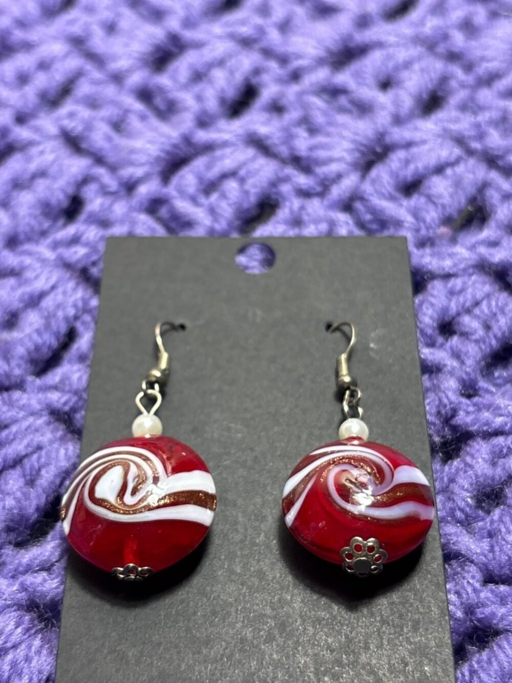 Art Glass Swirl Bead Dangle Earrings Red White Gold Glitter Faux Pearl 1.25 inch